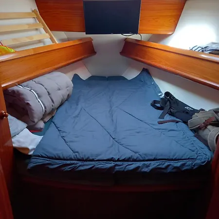ספינת מלון Voilier Sun Odyssey 42